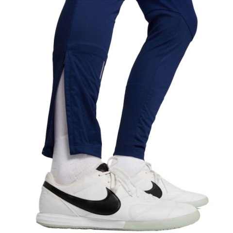 Spodnie Nike Therma-Fit Strike Pant Kwpz Winter Warrior M DC9159 492 Spodnie Nike Therma-Fit Strike Pant Kwpz Winter Warrior M DC9159 492