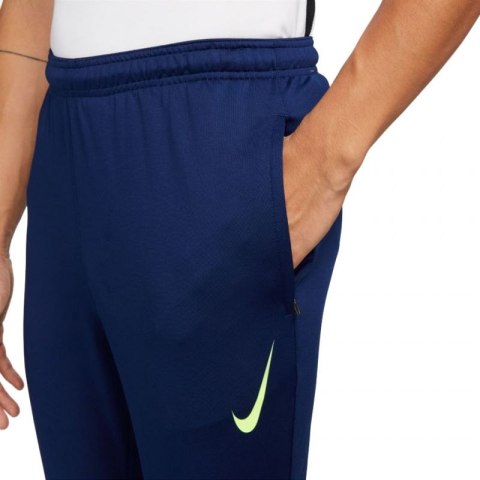 Spodnie Nike Therma-Fit Strike Pant Kwpz Winter Warrior M DC9159 492 Spodnie Nike Therma-Fit Strike Pant Kwpz Winter Warrior M DC9159 492
