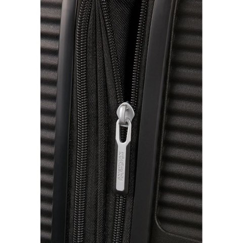 Walizka średnia American Tourister Soundbox EXP - bass black Walizka średnia American Tourister Soundbox EXP - bass black