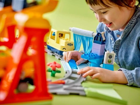 10428 - LEGO DUPLO - Duży interaktywny pociąg miejski 10428 - LEGO DUPLO - Duży interaktywny pociąg miejski
