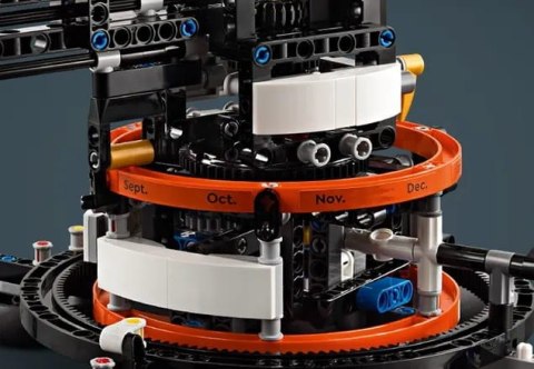 42179 - LEGO Technic - Planeta Ziemia i Księżyc na orbicie 42179 - LEGO Technic - Planeta Ziemia i Księżyc na orbicie