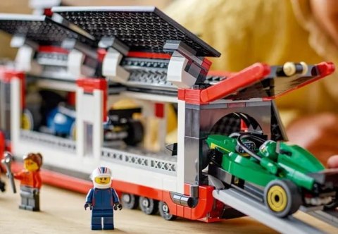 60445 - LEGO City - F1® Ciężarówka z bolidami RB20 i AMR24 F1® 60445 - LEGO City - F1® Ciężarówka z bolidami RB20 i AMR24 F1®
