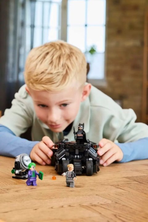 76303 - LEGO Super Heroes - Tumbler Batmana™ kontra Dwie Twarze i Joker™ 76303 - LEGO Super Heroes - Tumbler Batmana™ kontra Dwie Twarze i Joker™