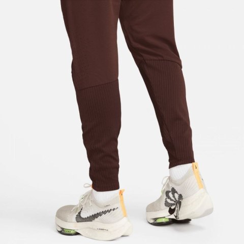 Spodnie Nike Dri-FIT ADV AeroSwift M DM4615-227 Spodnie Nike Dri-FIT ADV AeroSwift M DM4615-227