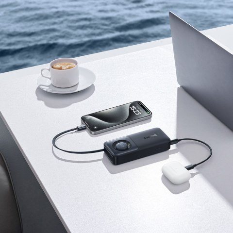 Powerbank 10000mAh 30W z portem USB-C i rozwijanym kablem USB-C Free2Pull - czarny Powerbank 10000mAh 30W z portem USB-C i rozwijanym kablem USB-C Free2Pull - czarny