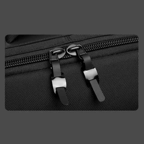 Plecak torba Premium na laptopa 15.6'' z paskiem USB 42x8x28cm - czarny Plecak torba Premium na laptopa 15.6'' z paskiem USB 42x8x28cm - czarny