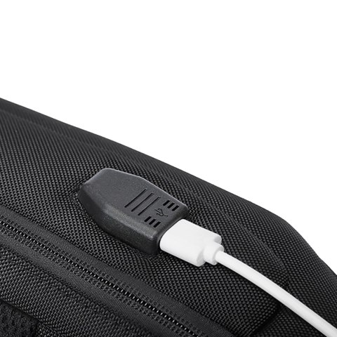 Plecak miejski Premium na jedno ramię antykradzieżowy z organizerem i USB - czarny Plecak miejski Premium na jedno ramię antykradzieżowy z organizerem i USB - czarny
