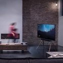 Stojak One For All WM7481 FALCON dla TV 32-70'' z drewnianymi nóżkami + soundbar