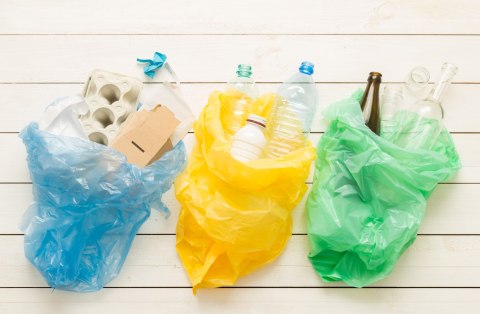 Komplet 5 pojemników na odpady 120l pięć kolorów Komplet 5 pojemników na odpady 120l pięć kolorów