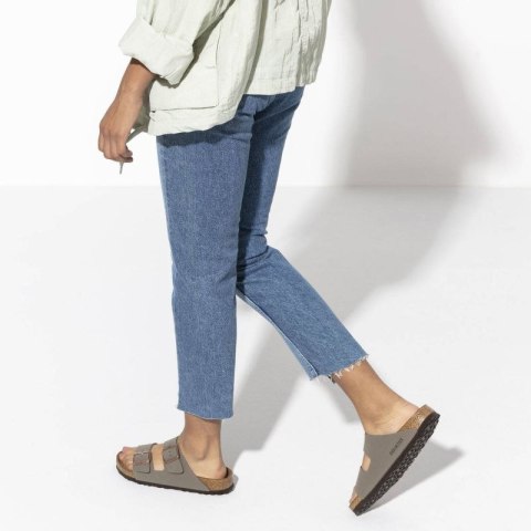 Klapki damskie/męskie Birkenstock Arizona Birko-Flor Nubuck Stone regular szerokie szare (0151211) Klapki damskie/męskie Birkenstock Arizona Birko-Flor Nubuck Stone regular szerokie szare (0151211)