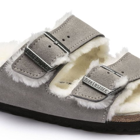 Klapki damskie/męskie ocieplane Birkenstock Arizona Shearling Stone Coin zamsz z wełną owczą regular szerokie (1017402) Klapki damskie/męskie ocieplane Birkenstock Arizona Shearling Stone Coin zamsz z wełną owczą regular szerokie (1017402)