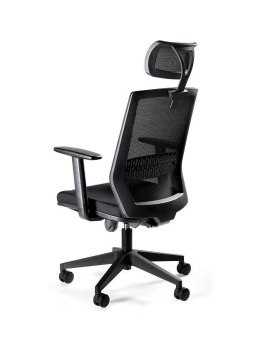 Ergonomiczny fotel biurowy ESTA czarny UNIQUE Ergonomiczny fotel biurowy ESTA czarny UNIQUE