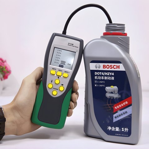 Miernik tester płynu hamulcowego DOT3 / DOT4 / DOT5.1 z sondą ekranem LCD Miernik tester płynu hamulcowego DOT3 / DOT4 / DOT5.1 z sondą ekranem LCD