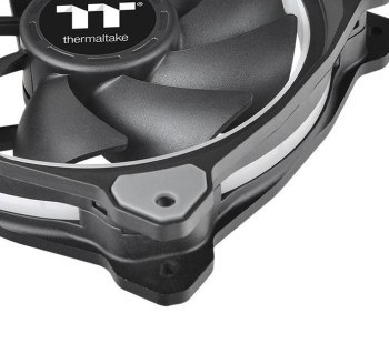 THERMALTAKE RIING 14 RGB PLUS TT PREMIUM 3 PACK (3X140MM 500-1400 RPM) CL-F056-PL14SW-A Thermaltake THERMALTAKE RIING 14 RGB PLUS TT PREMIUM 3 PACK (3X140MM 500-1400 RPM) CL-F056-PL14SW-A Thermaltake